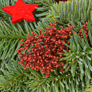 LED Wreath in Red (Ø 35 cm) with 3 Ferrero Giotto