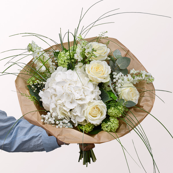 Blumenstrauß Blütentraum mit Vase & Ferrero Giotto