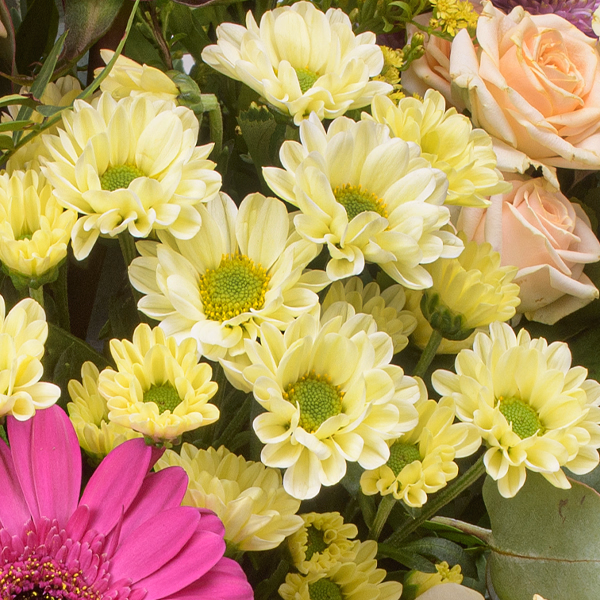 Blumenstrauß Herzflüstern mit Vase & Ferrero Giotto