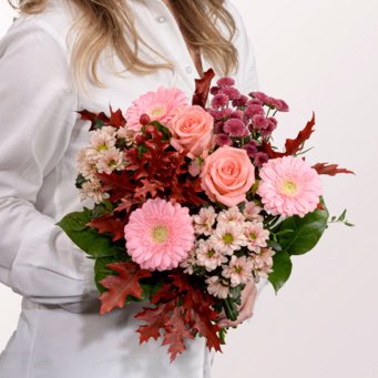 Flower Bouquet Lieber Gruß with Halloren Balls & vase