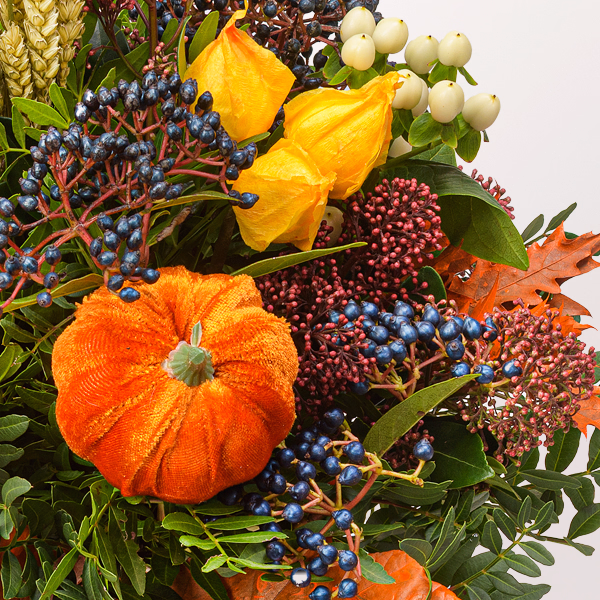 Blumenstrauß Landpartie mit Halloren Kugeln & Vase