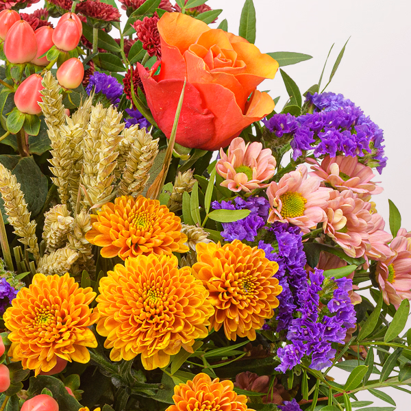 Flower Bouquet Herbstlächeln with Halloren Balls & vase