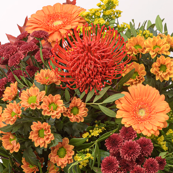Blumenstrauß Goldener Herbst mit Halloren Kugeln & Vase