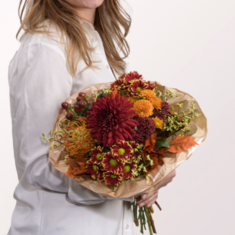 Blumenstrauß Herbstmärchen mit Halloren Kugeln & Vase