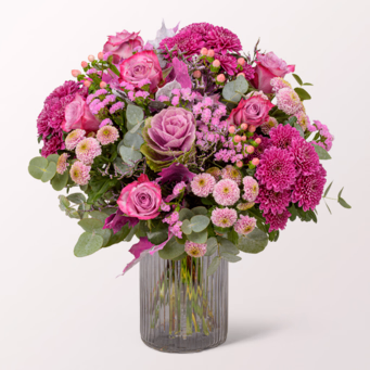 Premiumstrauß Meisterwerk mit Premiumvase & Halloren Kugeln