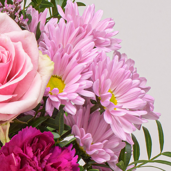 Blumenstrauß Sommerschönheit mit Vase & Ferrero Giotto 3er