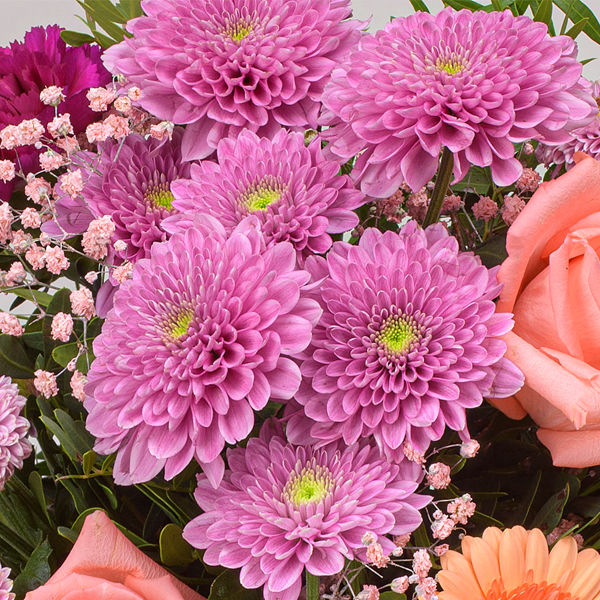 Blumenstrauß Farbspiel mit Vase & Ferrero Giotto 3er