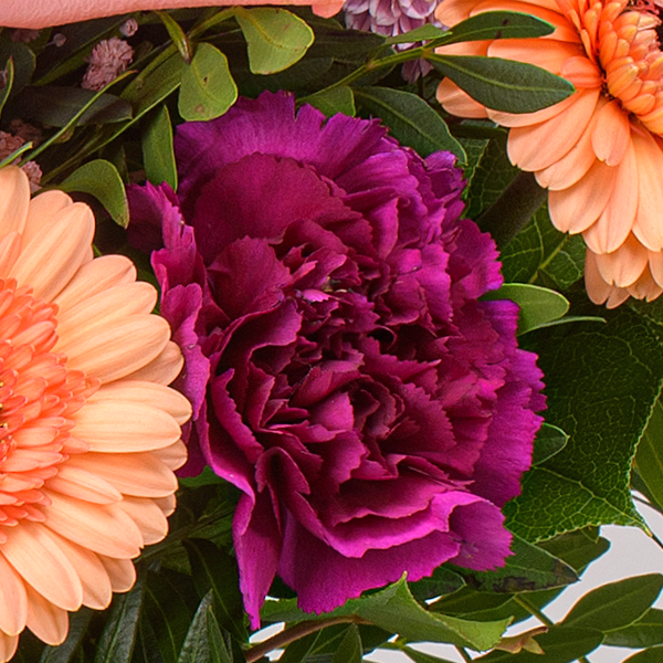 Blumenstrauß Farbspiel mit Vase & Ferrero Giotto 3er