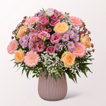 Premium Bouquet Mit Liebe with Premium Vase & 3 Ferrero Giotto