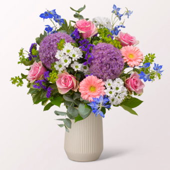 Blumenstrauß Herzlich mit Vase & Ferrero Giotto