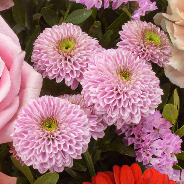 Flower Bouquet for Mother's Day with vase & 3 Ferrero Giotto