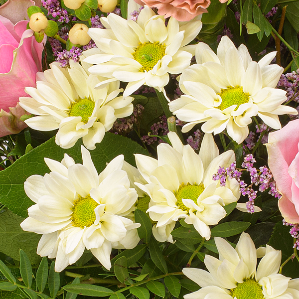 Flower Bouquet Glückspost with vase & 3 Ferrero Giotto