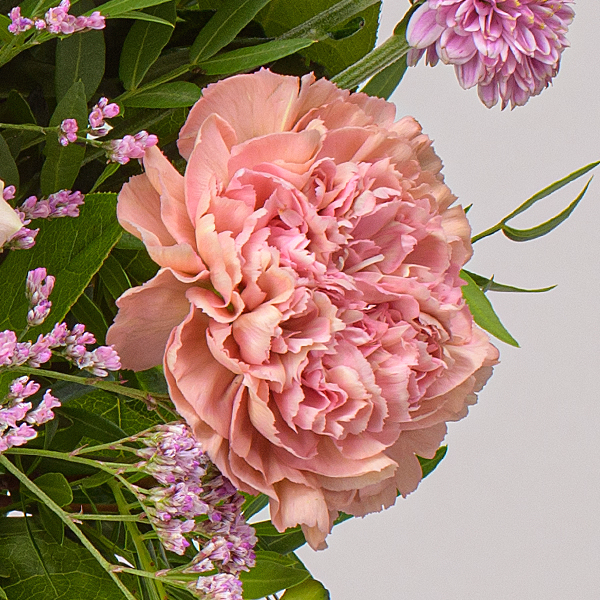 Flower Bouquet Glückspost with vase & 3 Ferrero Giotto