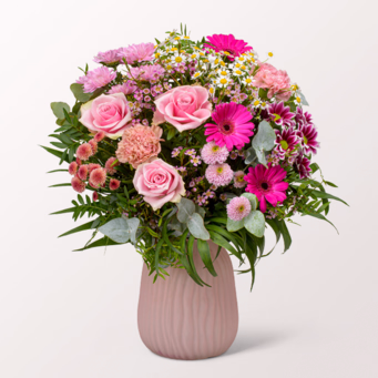 Blumenstrauß Herzensgruß mit Vase & Ferrero Giotto
