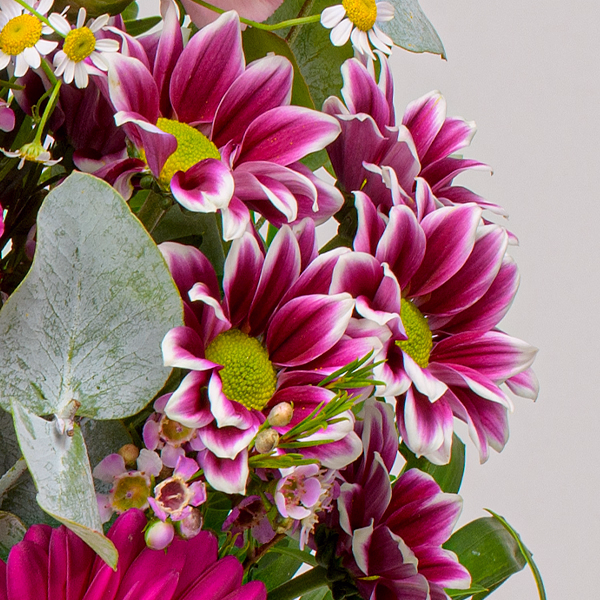 Blumenstrauß Herzensgruß mit Vase & Ferrero Giotto 3er