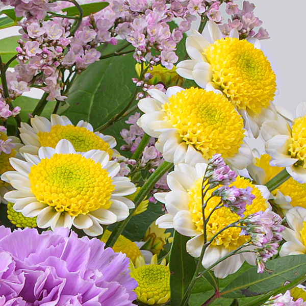 Blumenstrauß Frühlingshauch mit Vase & Merci