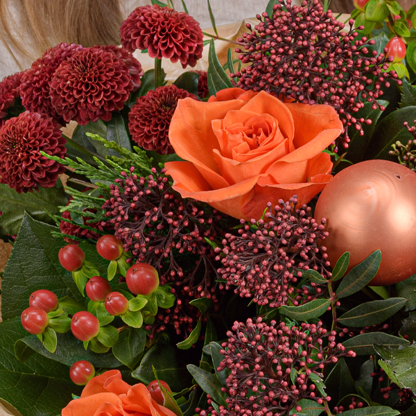 Flower Bouquet Winterzeit with Halloren Balls & vase