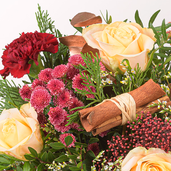 Blumenstrauß Winterromanze mit Halloren Kugeln & Vase