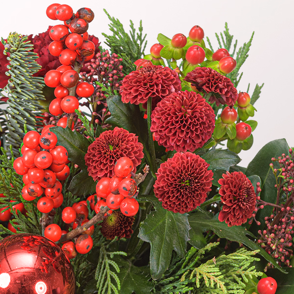Blumenstrauß Red Velvet mit Halloren Kugeln & Vase