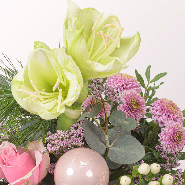 Flower Bouquet Weihnachtsduft with Halloren Balls & vase