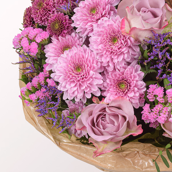 Flower Bouquet Weihnachtstanz with Halloren Balls & vase