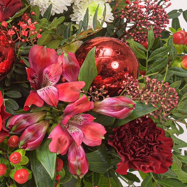 Flower Bouquet Engelszauber with Halloren Balls & vase