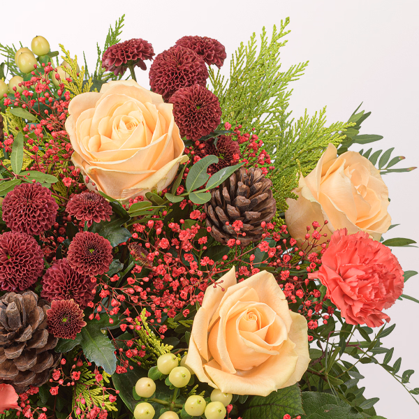 Blumenstrauß Weihnachtsherz mit Halloren Kugeln & Vase
