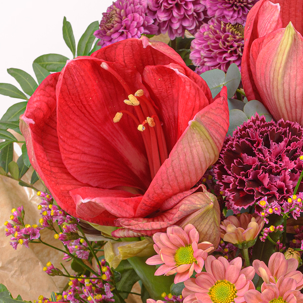 Flower Bouquet Winterfarben with Halloren Balls & vase