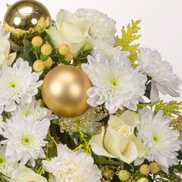 Flower Bouquet Schneezauber with Halloren Balls & vase