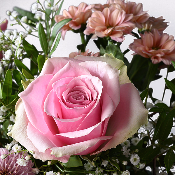 Strauß des Monats mit Vase