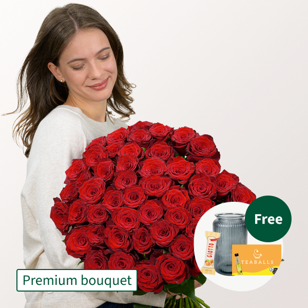 Premium Bouquet Paris with Premium Vase & 3 Ferrero Giotto & Teaballs